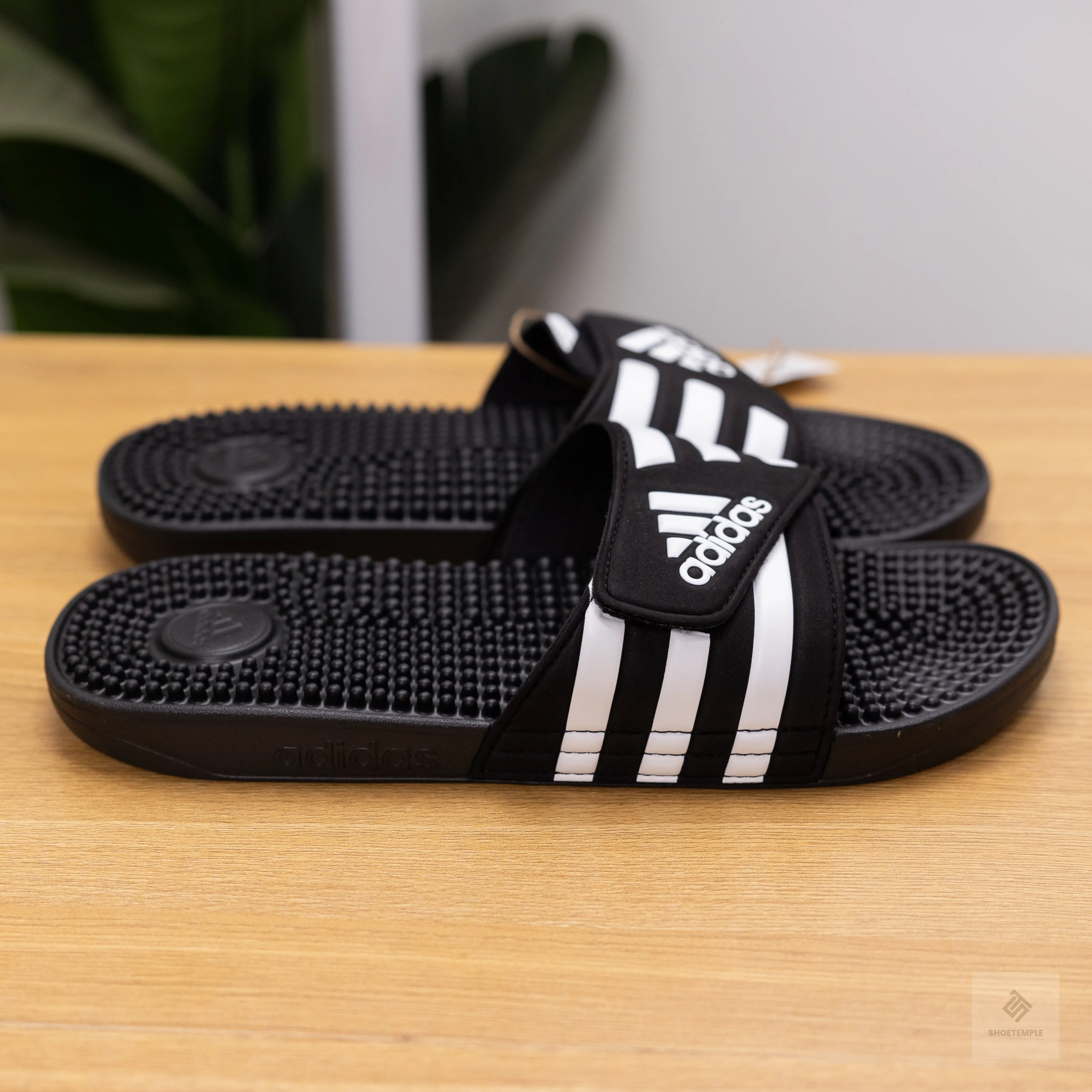 Adidas Adisage Slides