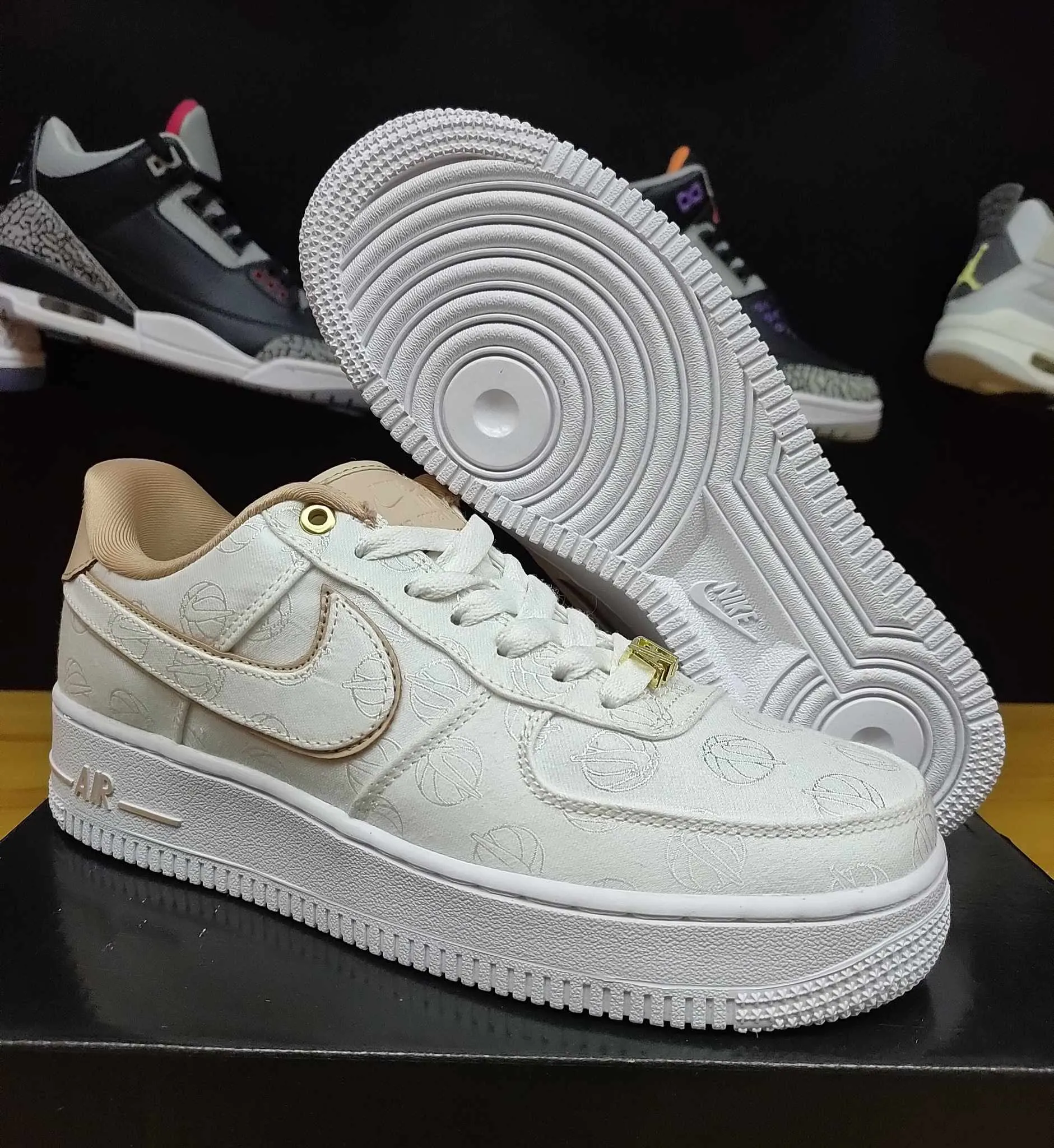 AF1 "07 Lux White"