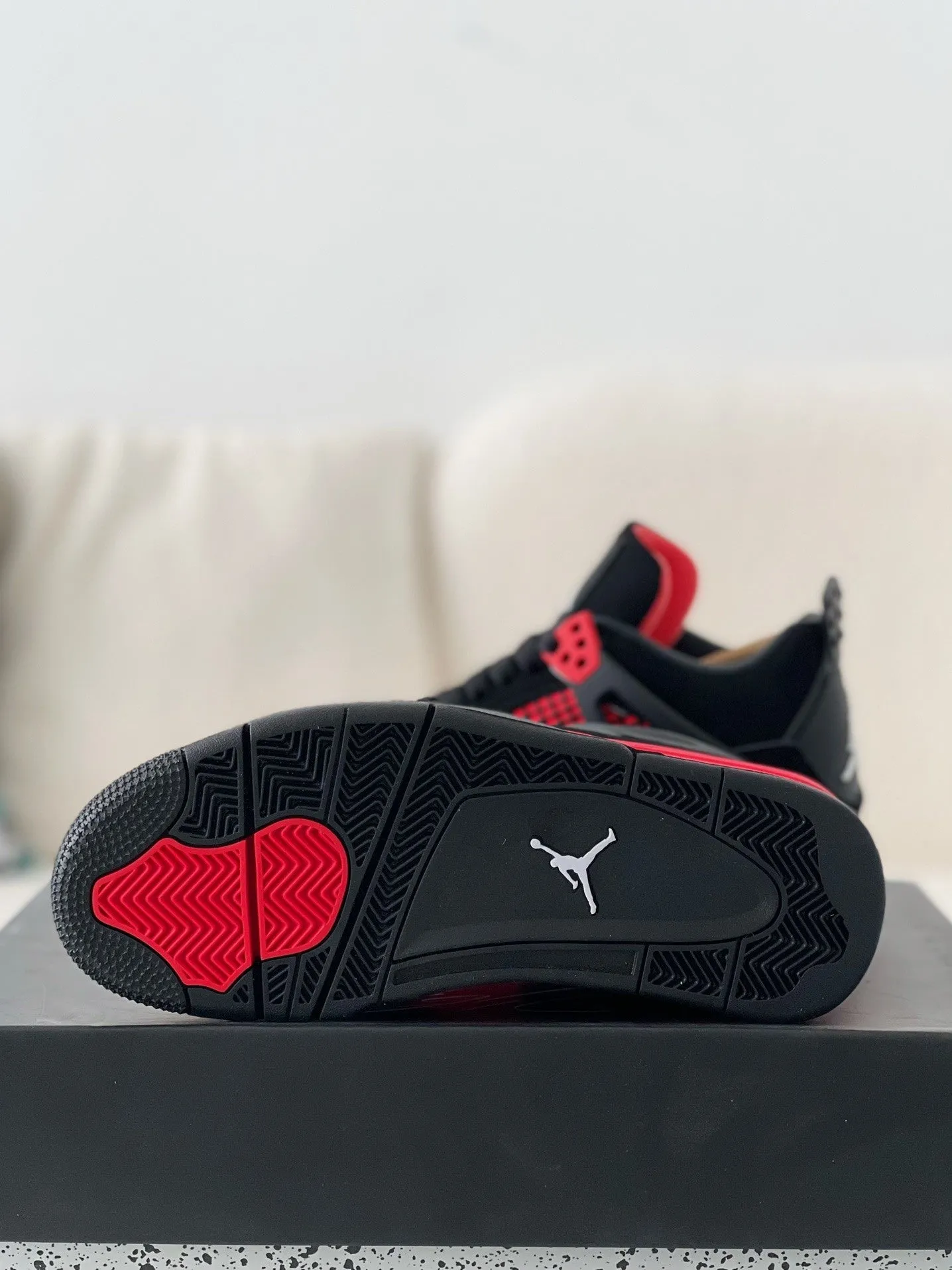 Air Jordan 4 Retro "Red Thunder"