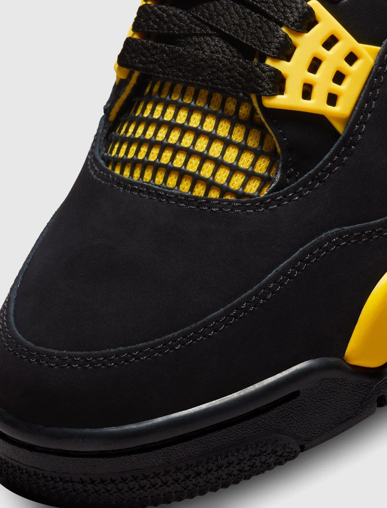 AIR JORDAN 4 RETRO "THUNDER"