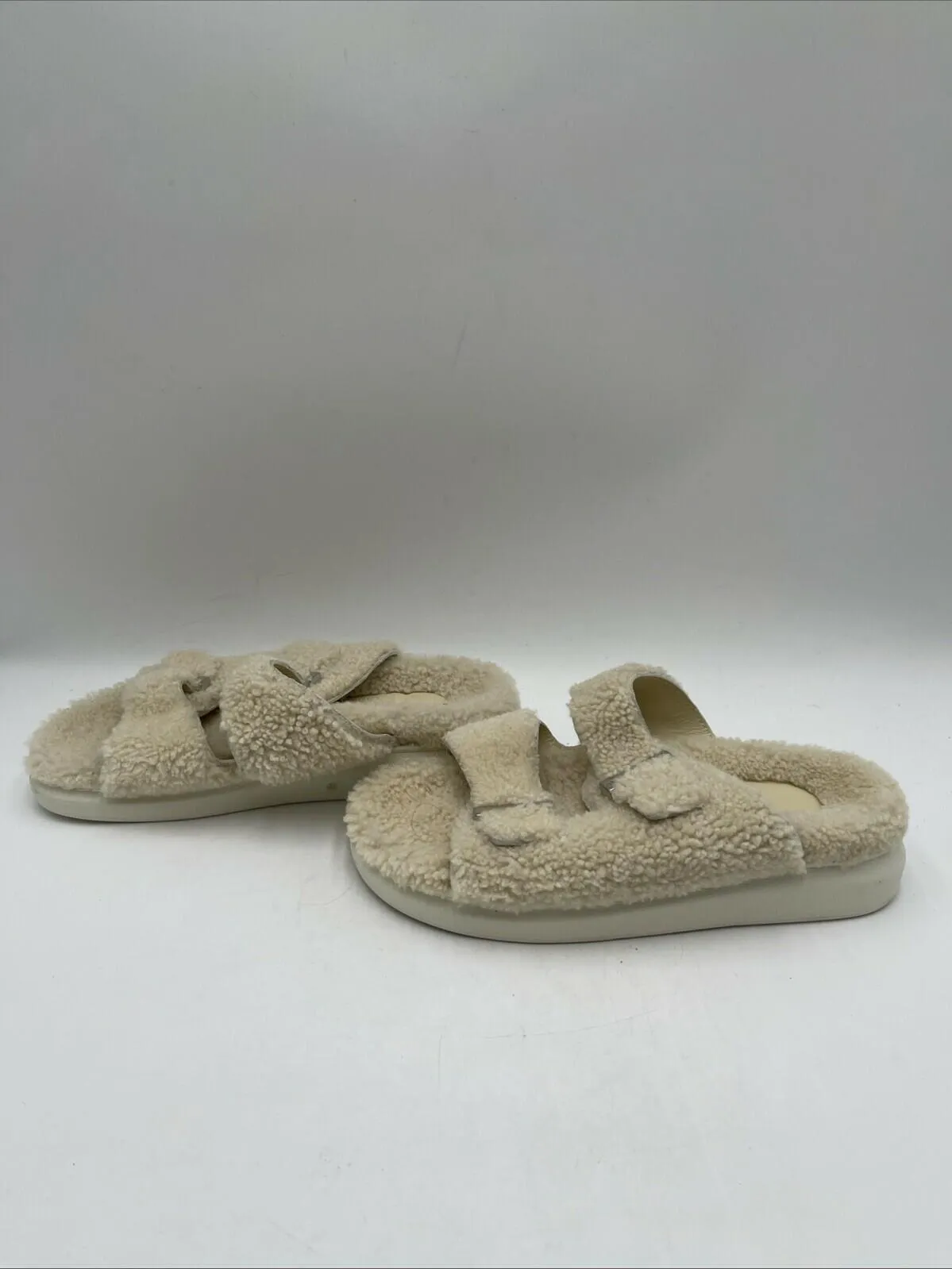 Alexander Mcqueen Women's Shearling Slide Sandals White Size 38 - Very Good