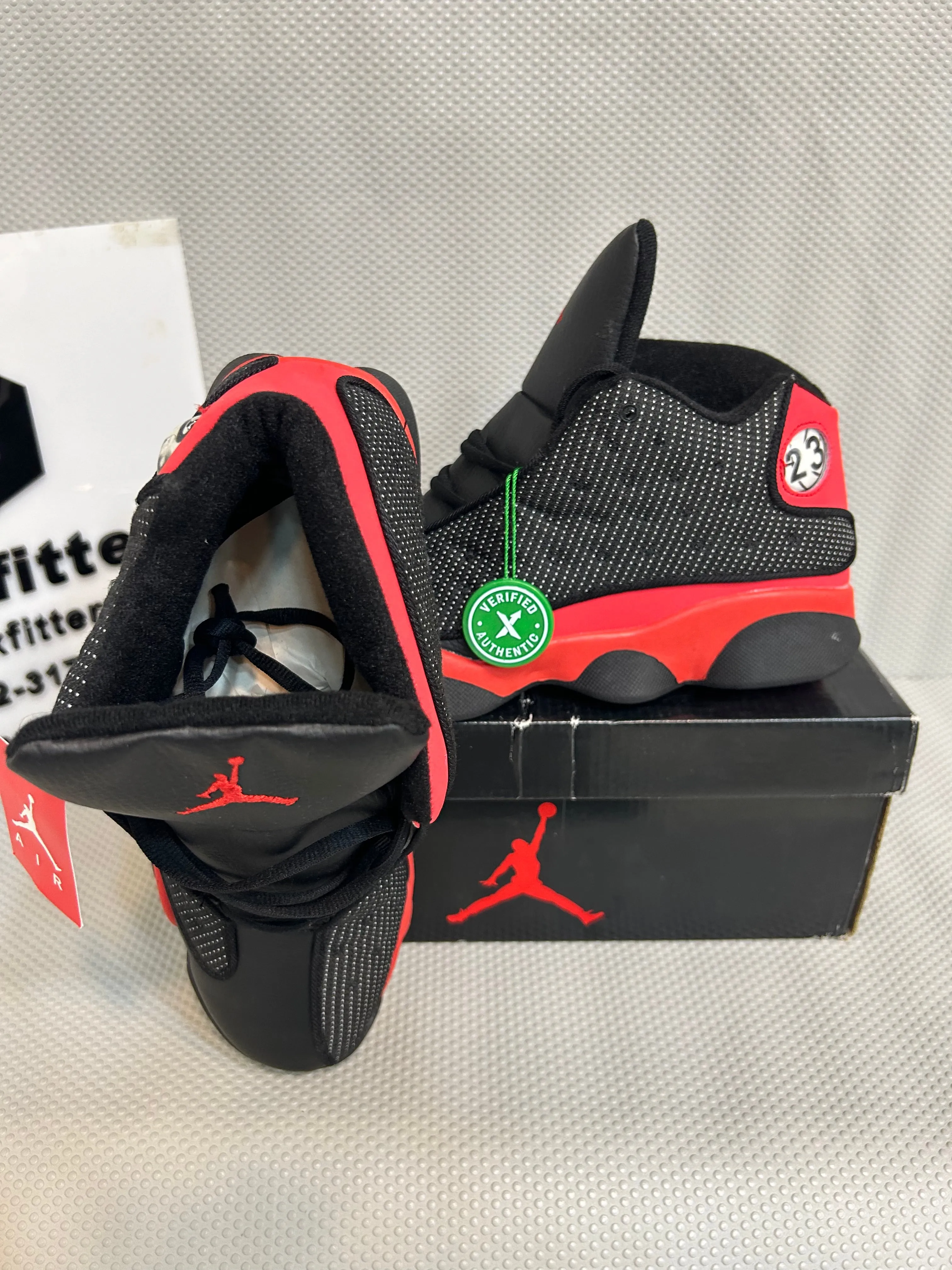 AR JDN 13 - Retro Gym - Black Red