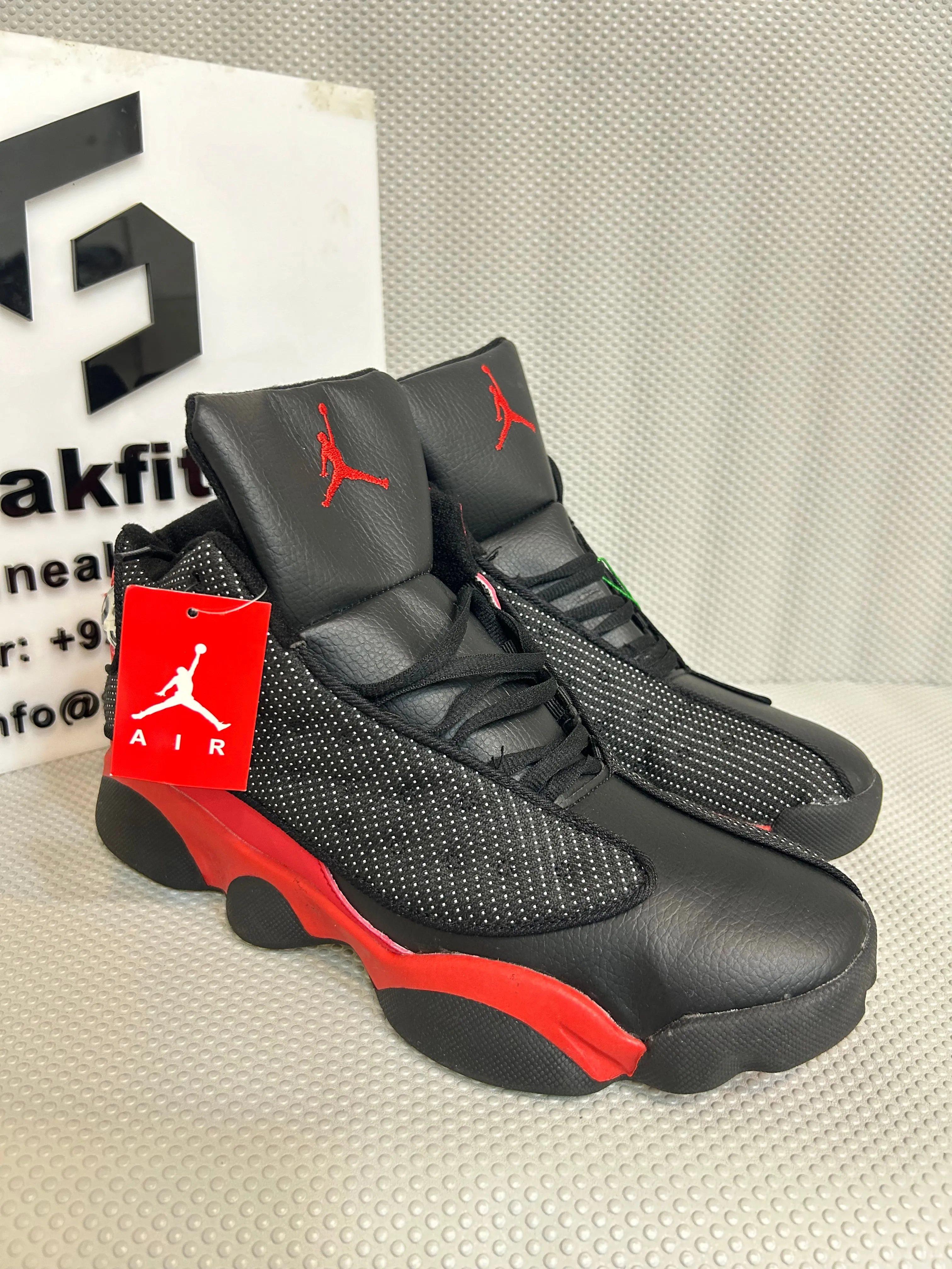 AR JDN 13 - Retro Gym - Black Red