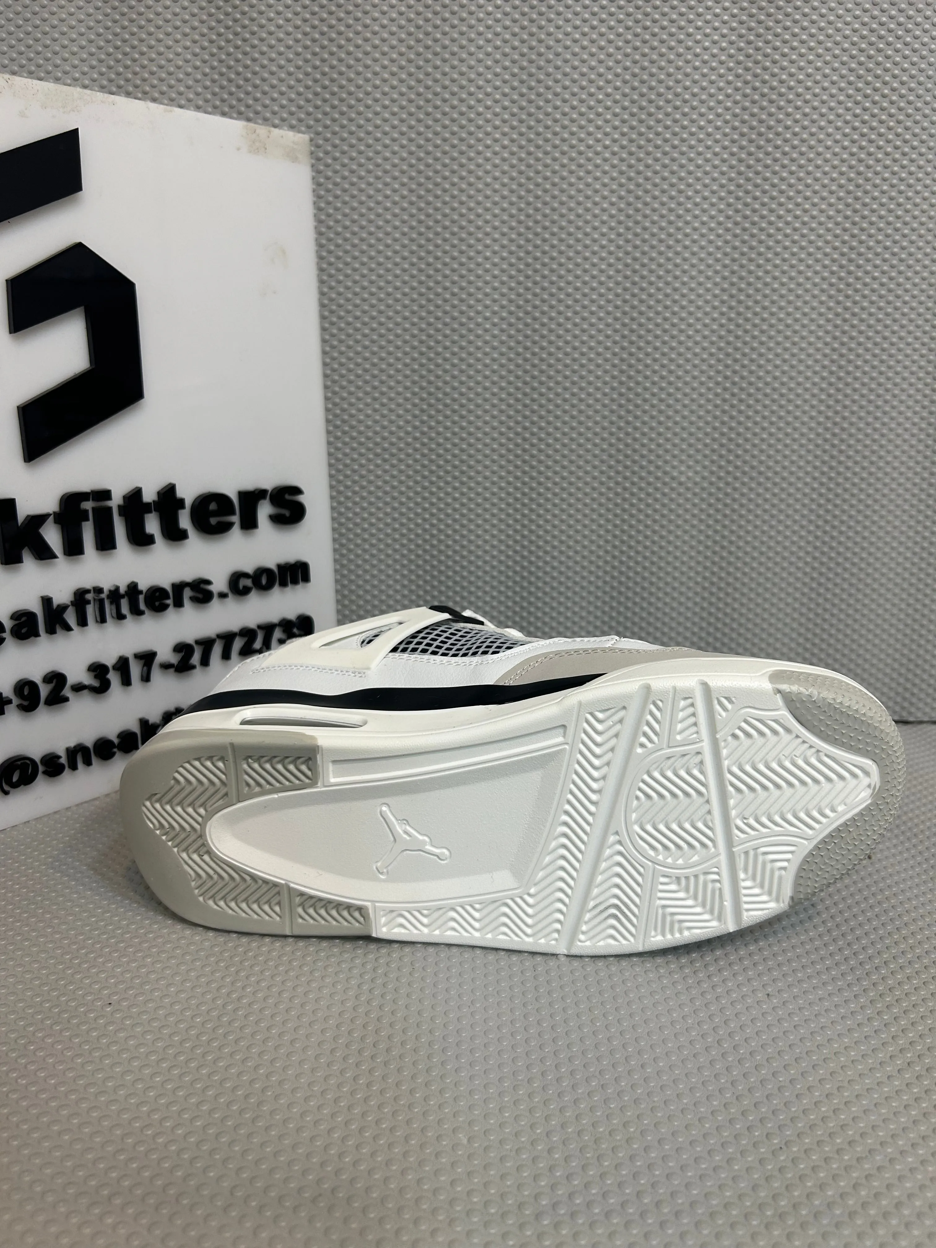 AR JDN 4 - Retro -  (WS) - White with Black