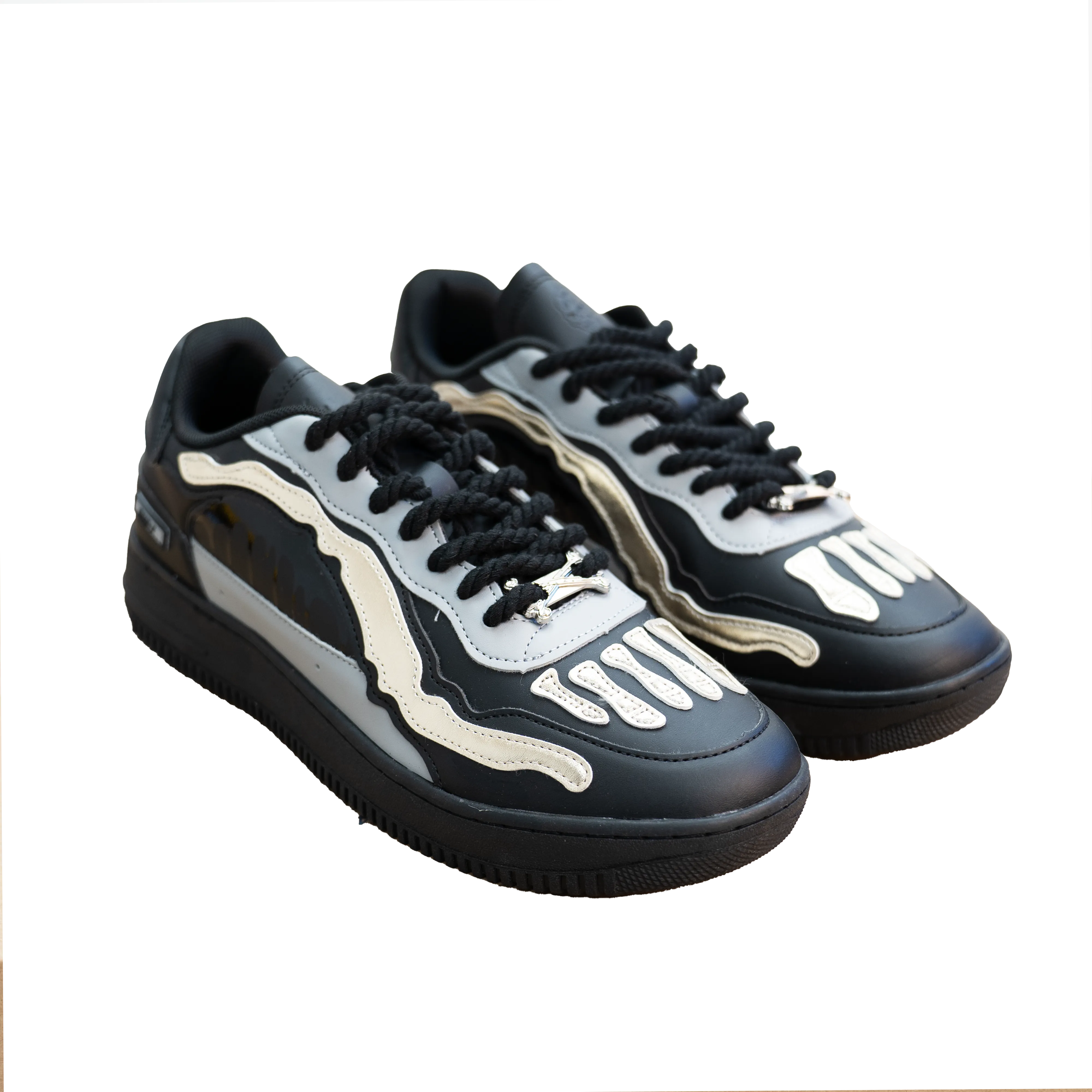 BONES SNEAKERS (NO SAINT)