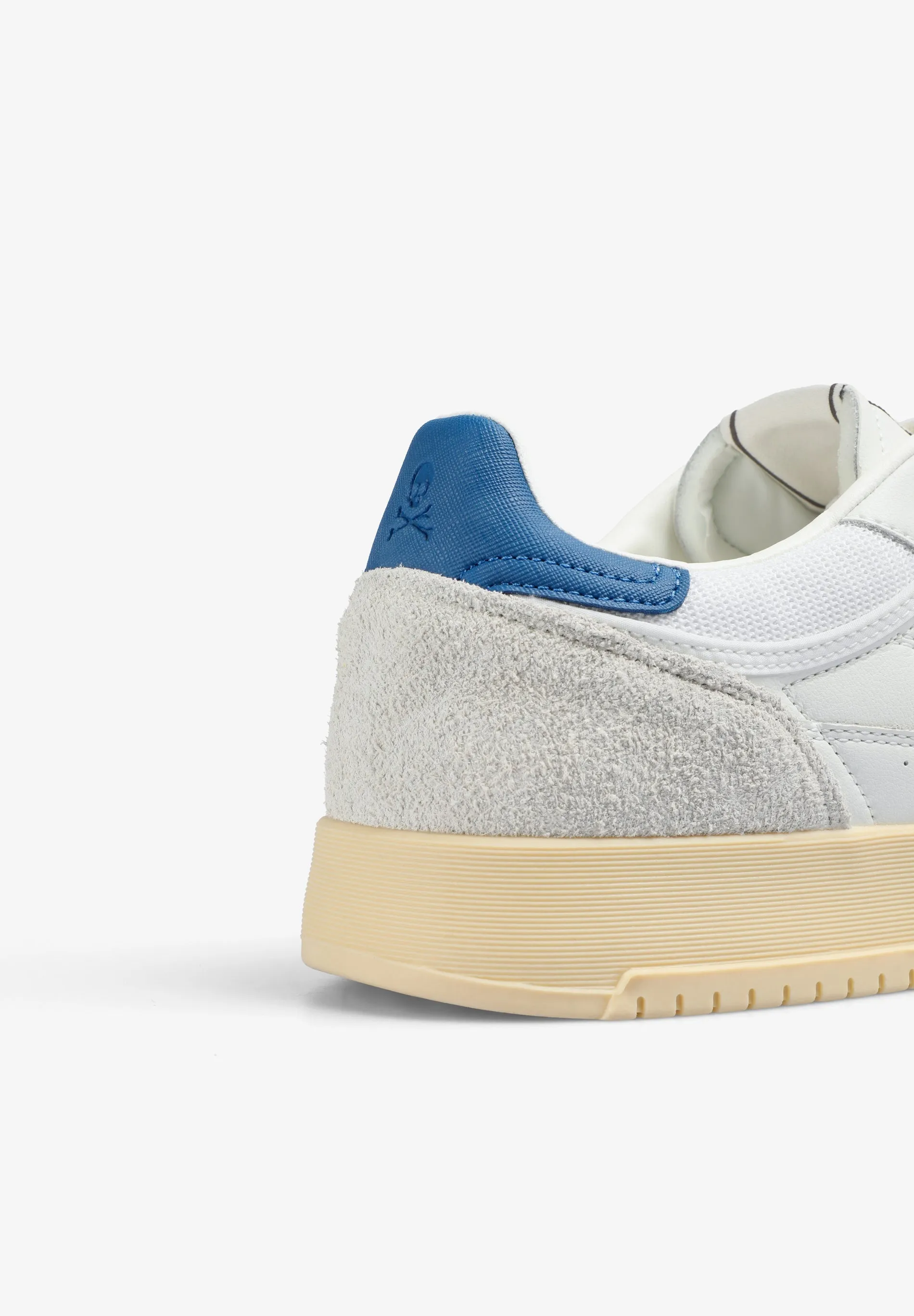 CONTRAST SNEAKERS