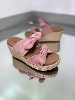 Corky's Tie The Knot Blush