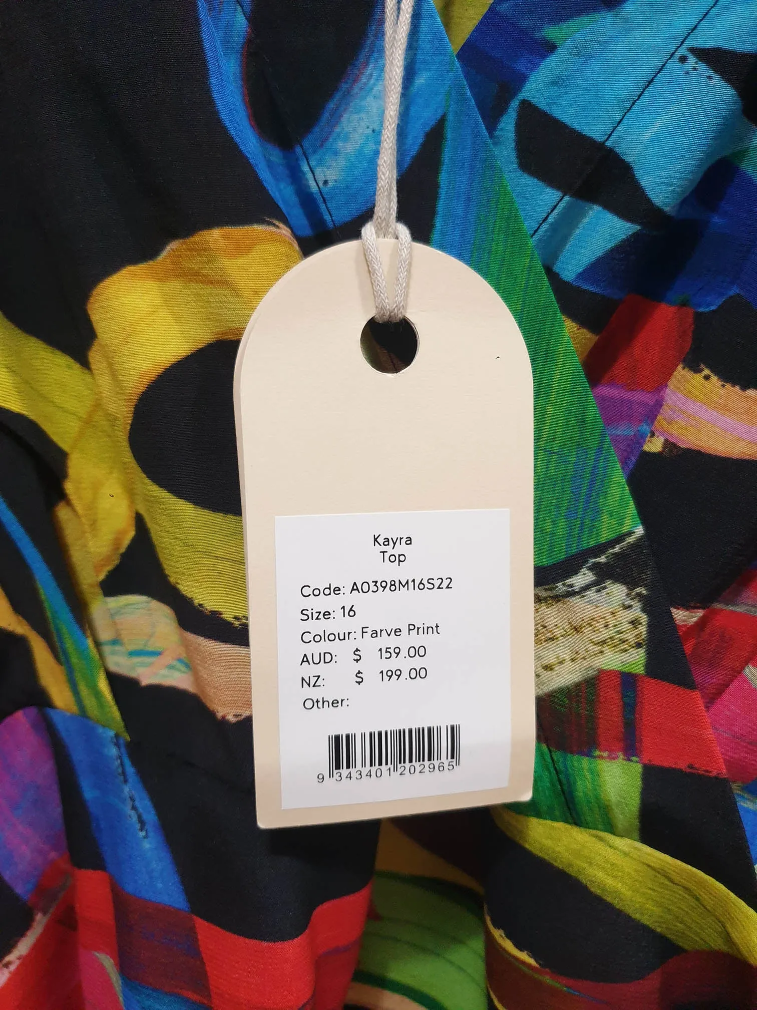 Elk stunning silky feel top size 16