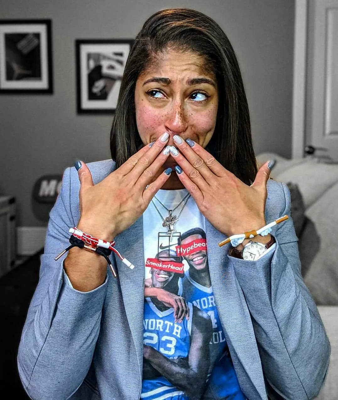 Exclusive "SNEAKERHEAD vs HYPEBEAST (UNC)" LE Shirt