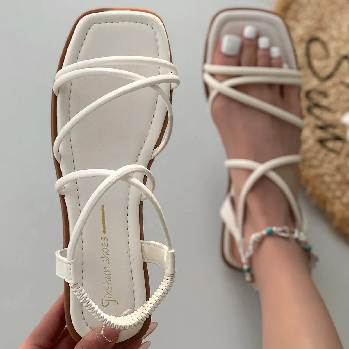 Fashionable flat sandals women wear a variety of summer fairy style simple beach Roman sandals sandals