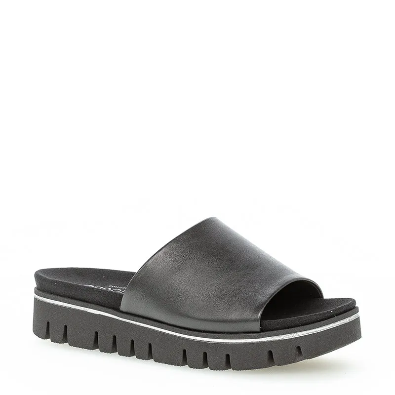 G42.880 - BLACK LEATHER