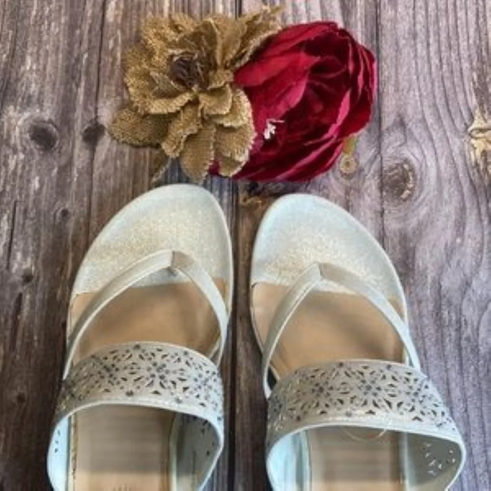 KENNETH COLE Great Chime White Wedge Sandals 7.5M