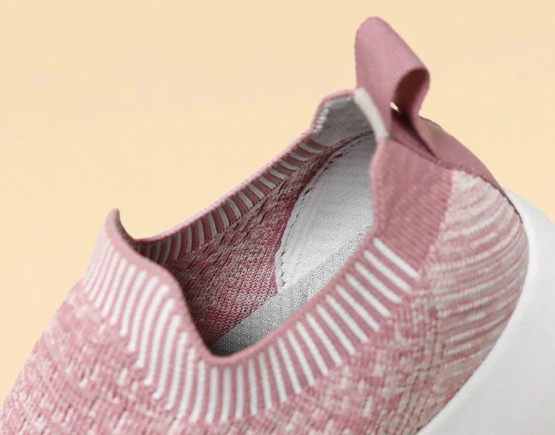 Lightweight Two-Tone Slip-On Sneakers with Breathable Knitted Design