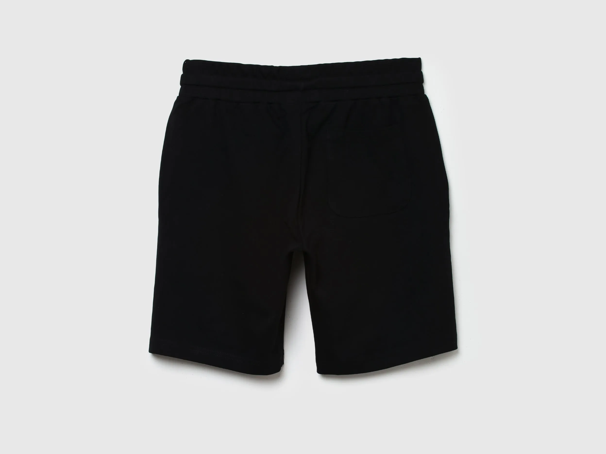 Men Solid Regular Fit Shorts
