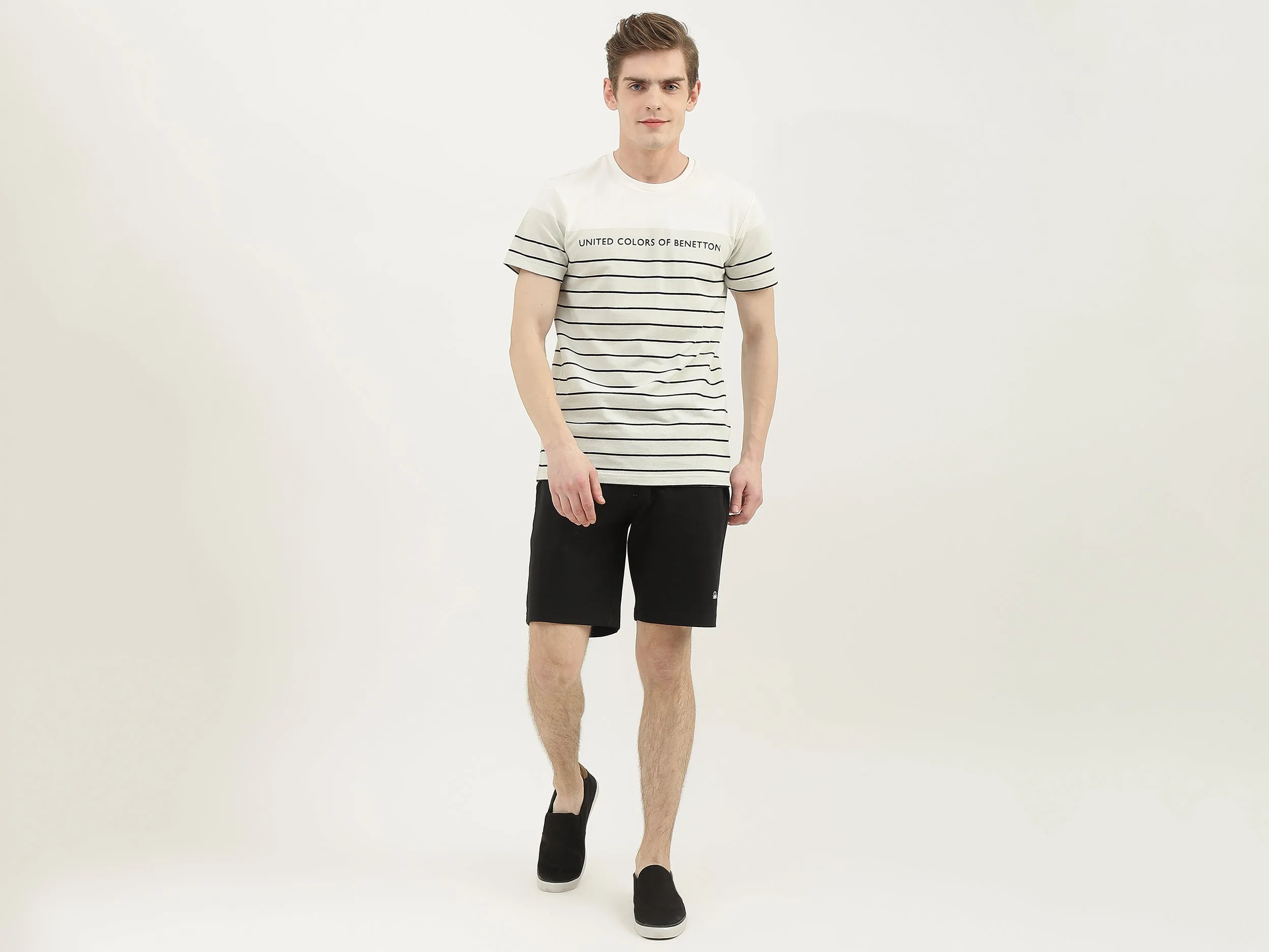 Men Solid Regular Fit Shorts