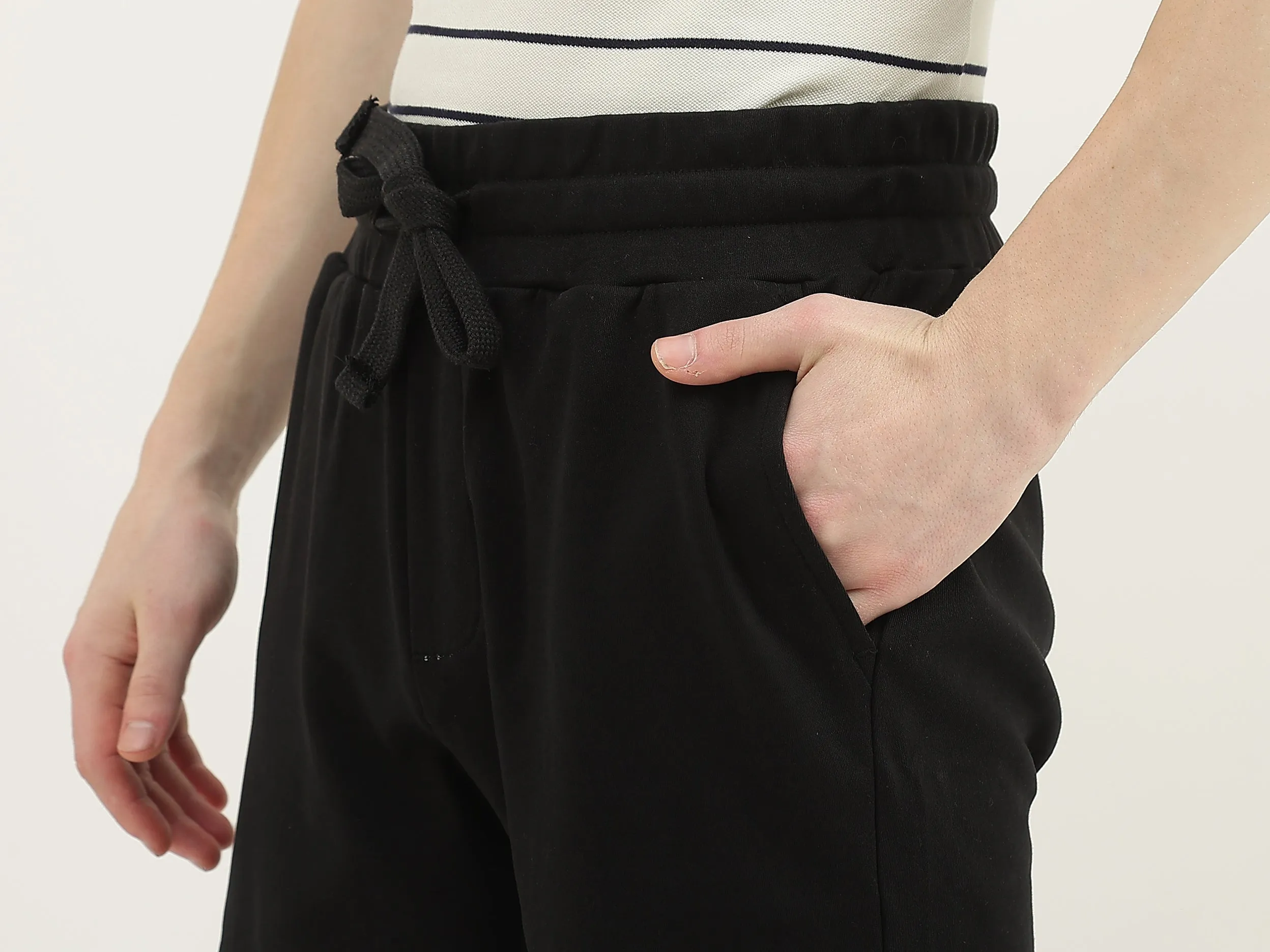 Men Solid Regular Fit Shorts