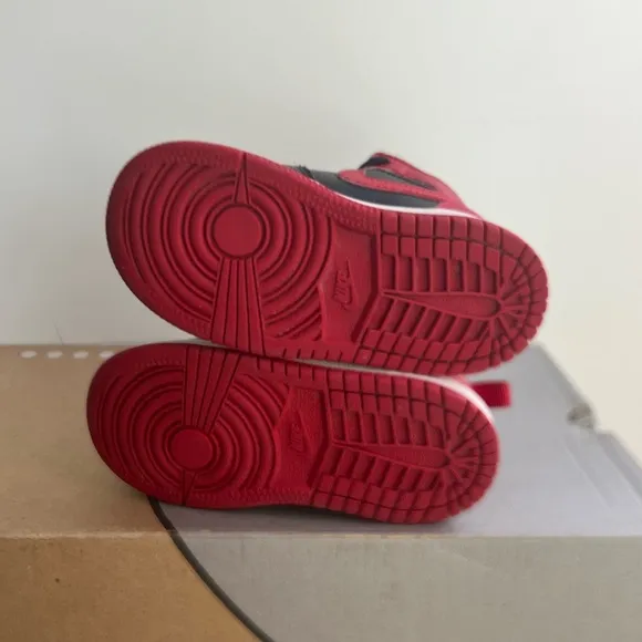 Nike Air Jordan 1 Retro Mid “Banned” Toddler Sneakers- SZ 7 C