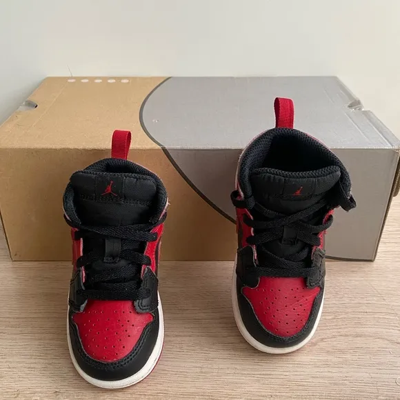 Nike Air Jordan 1 Retro Mid “Banned” Toddler Sneakers- SZ 7 C