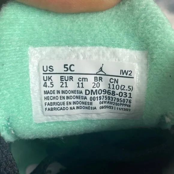 Nike Air Jordan 3 Retro Green Glow/Black Toddler Sneakers- SZ 5 C
