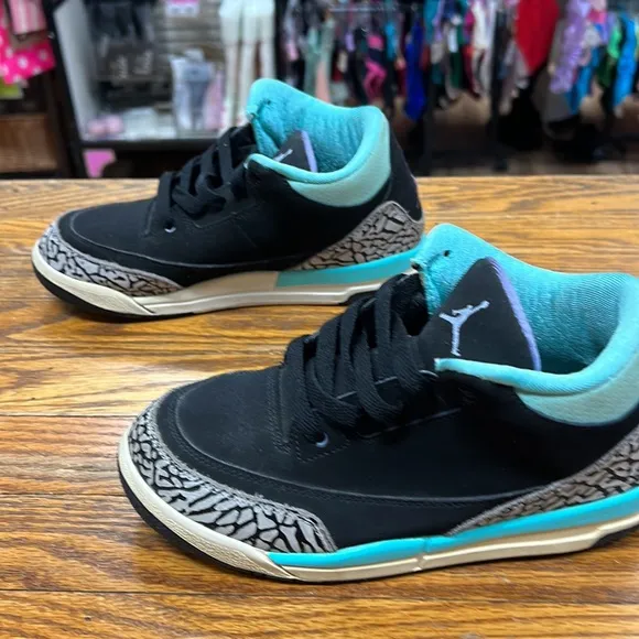 NIKE AIR JORDAN | Retro 3 black/mint sneakers mid tops