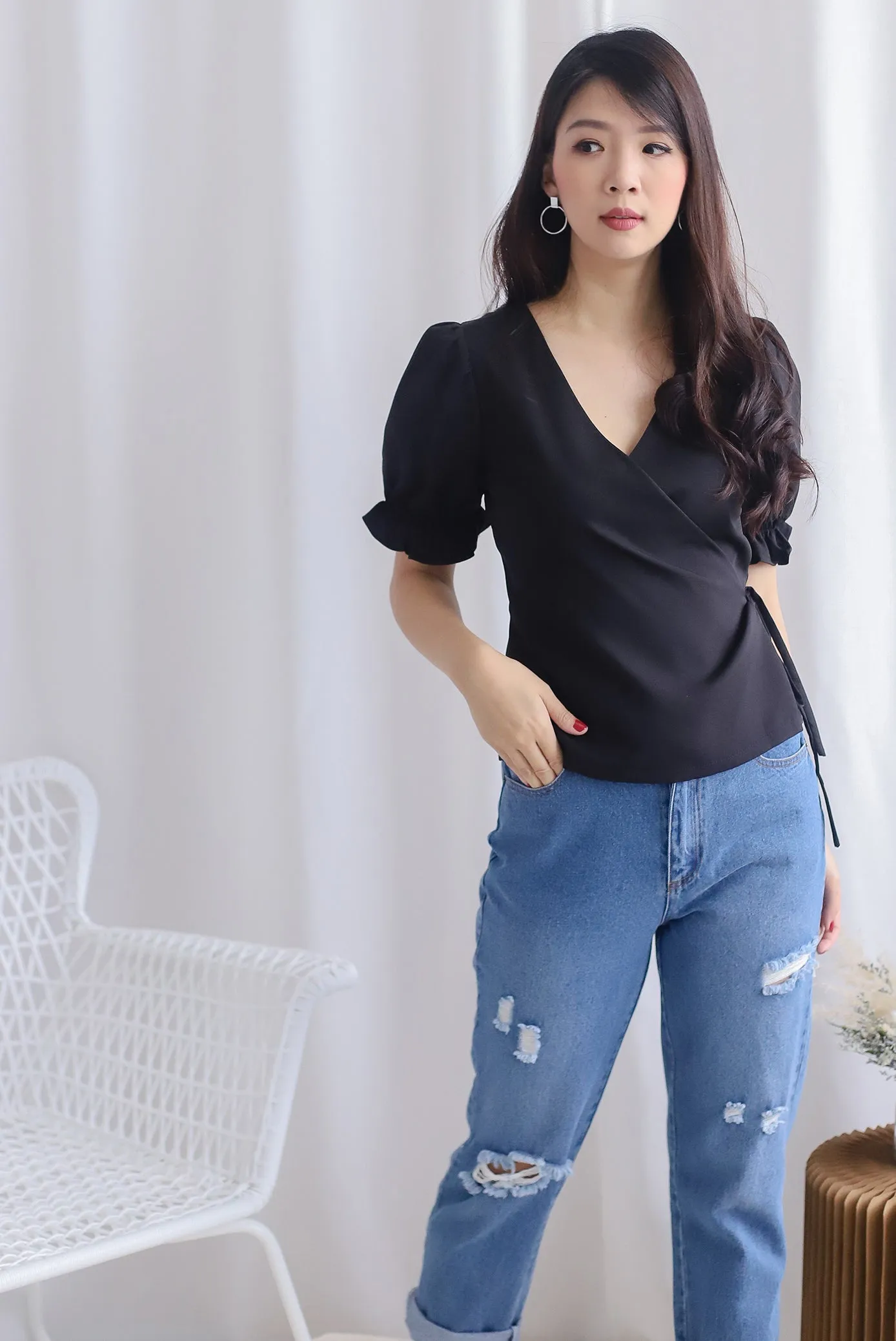 Oaklee Puffy Sleeve Wrap Top In Black