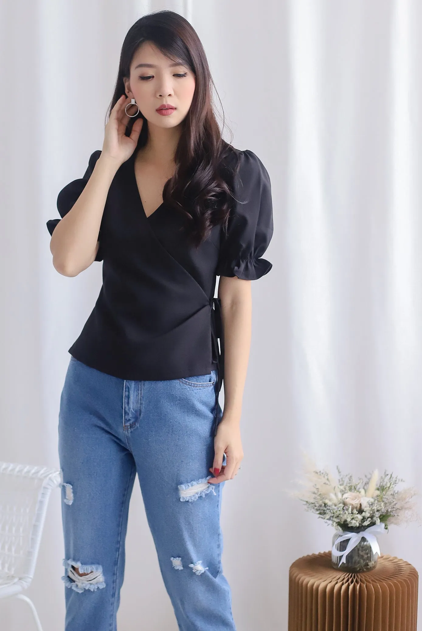Oaklee Puffy Sleeve Wrap Top In Black