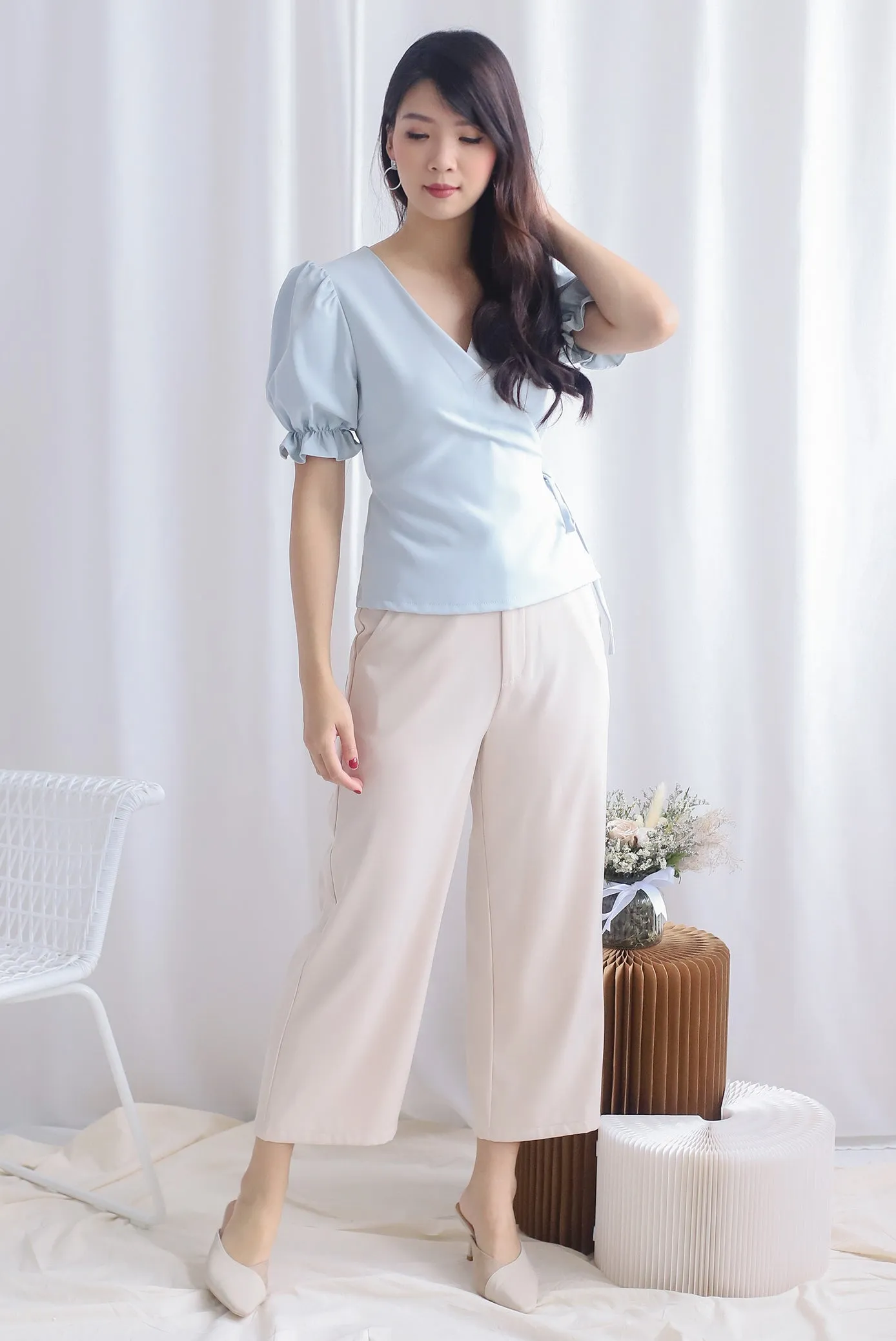 Oaklee Puffy Sleeve Wrap Top In Blue