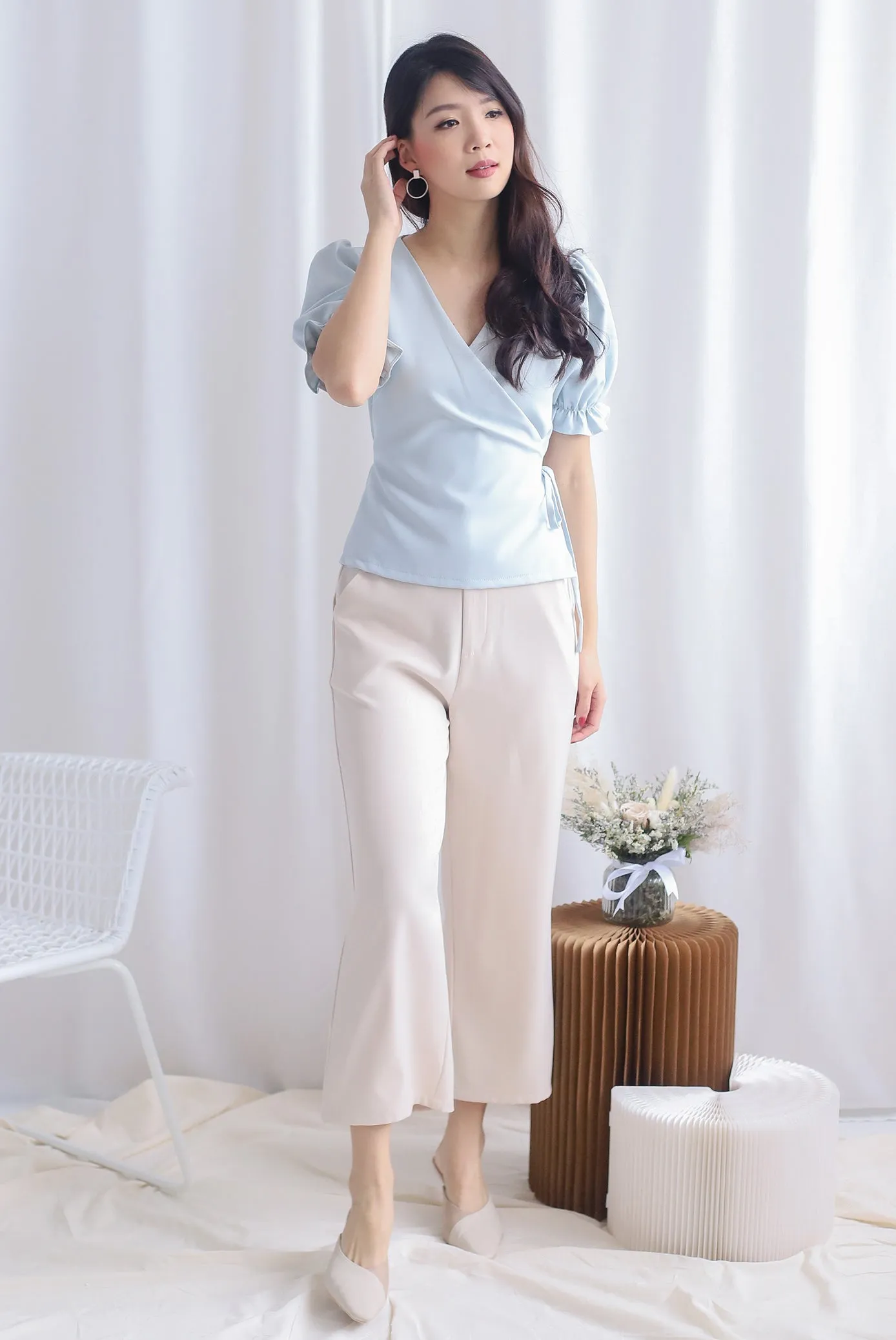 Oaklee Puffy Sleeve Wrap Top In Blue