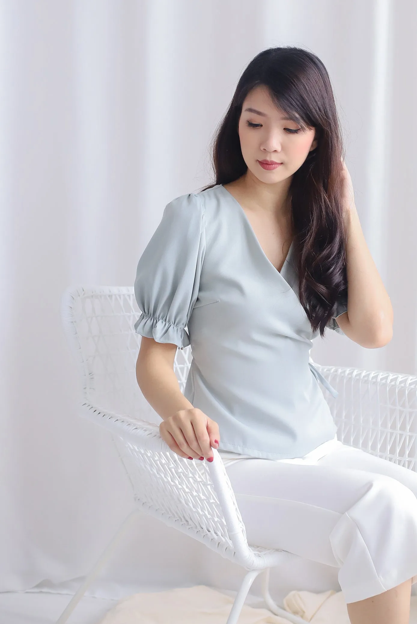 Oaklee Puffy Sleeve Wrap Top In Sage