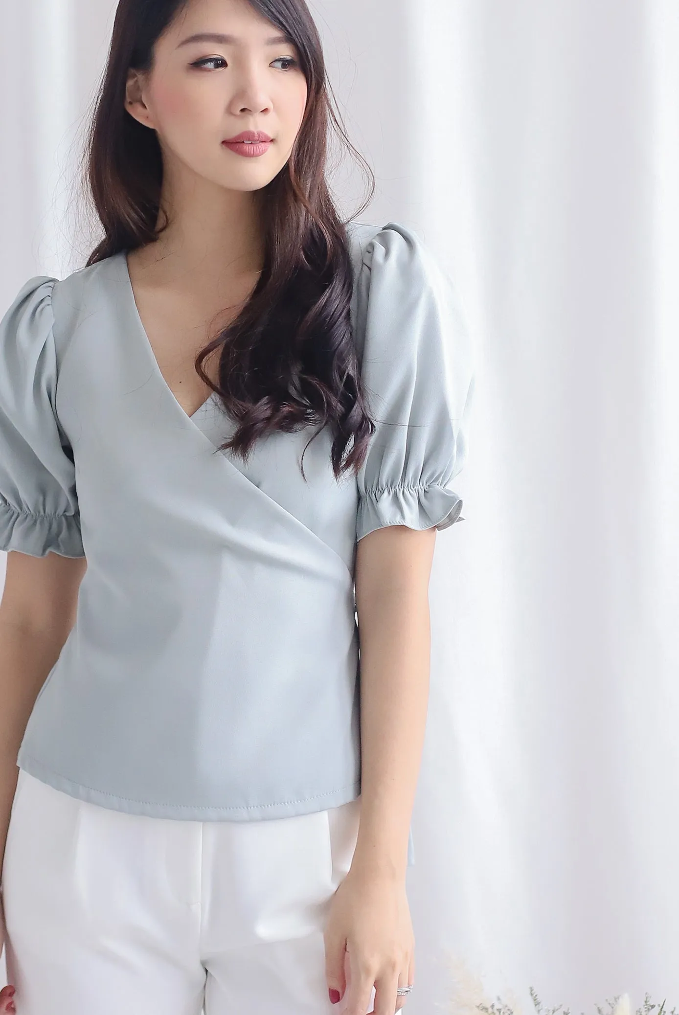 Oaklee Puffy Sleeve Wrap Top In Sage
