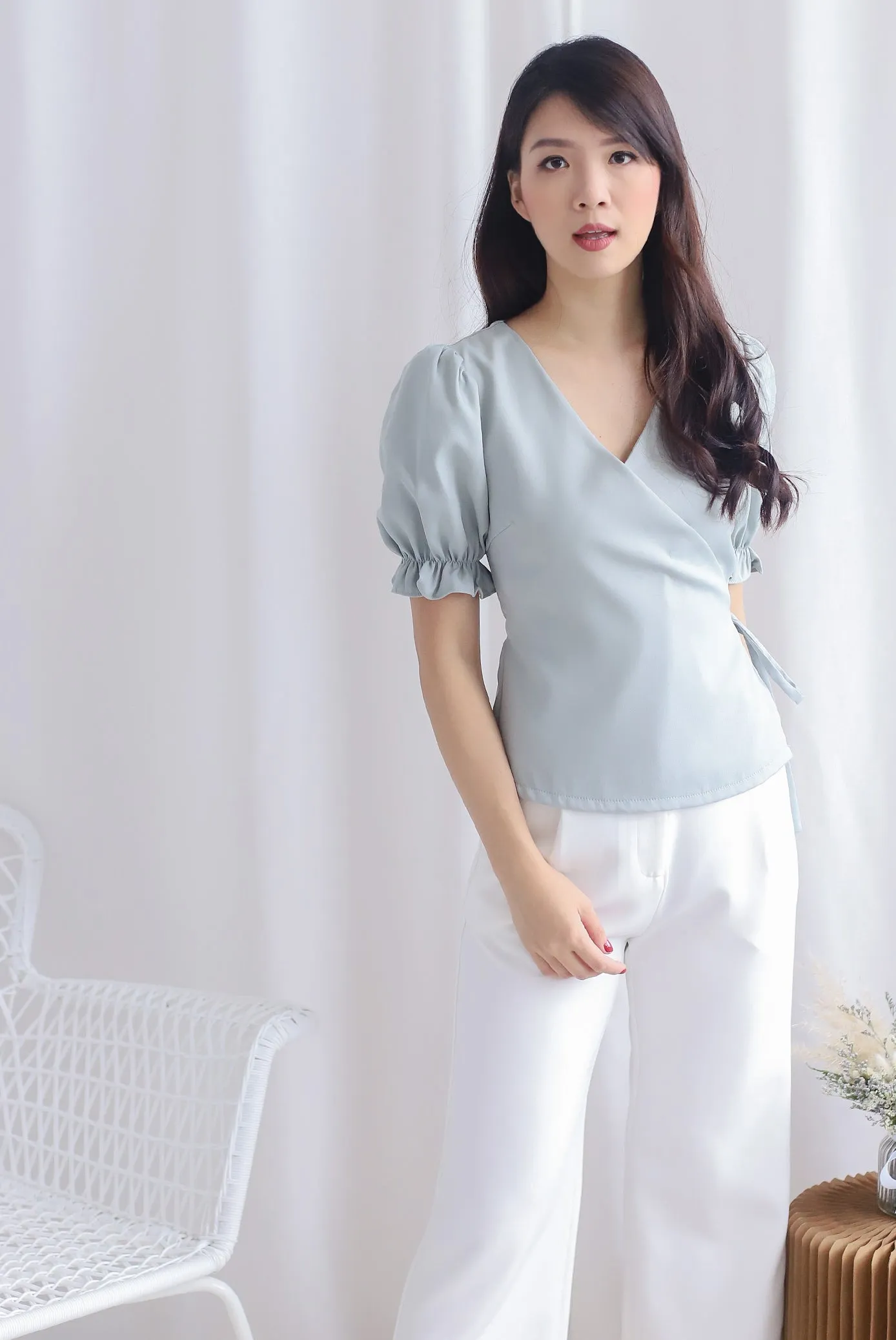 Oaklee Puffy Sleeve Wrap Top In Sage