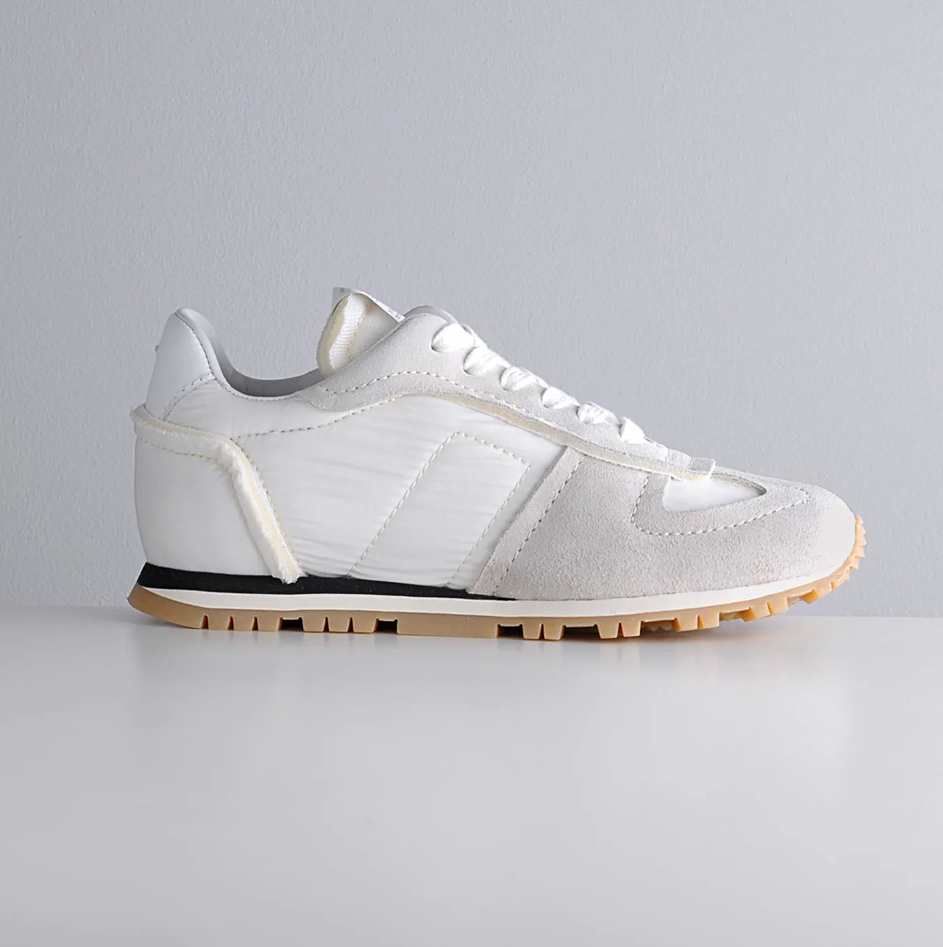 RETRO RUNNER
