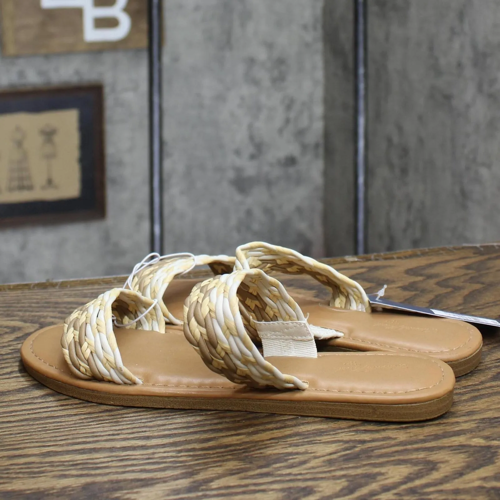 Universal Thread Women's Anita Two-band Slide Sandals 89530021
