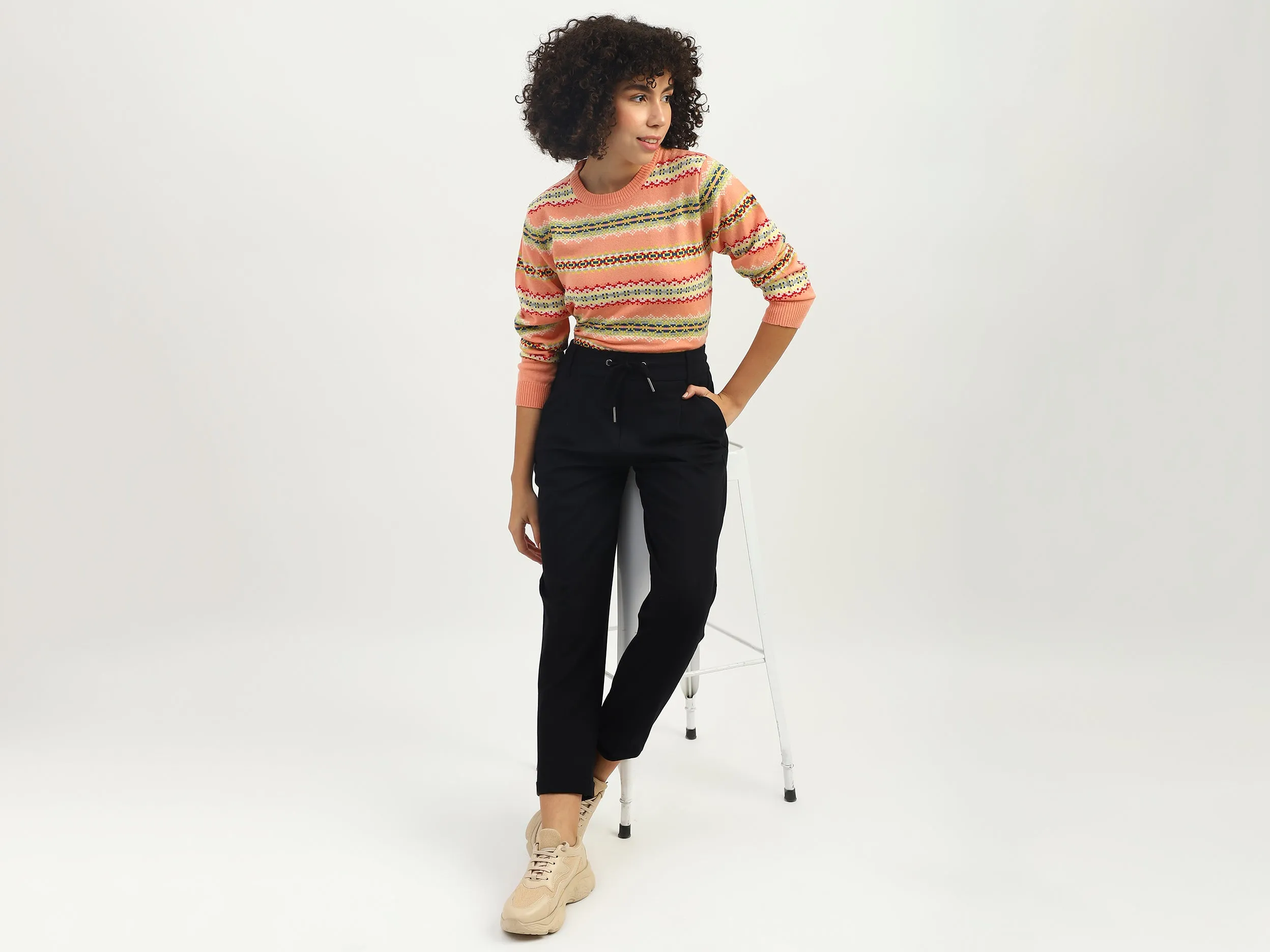 Women Knitted Round Neck Sweater