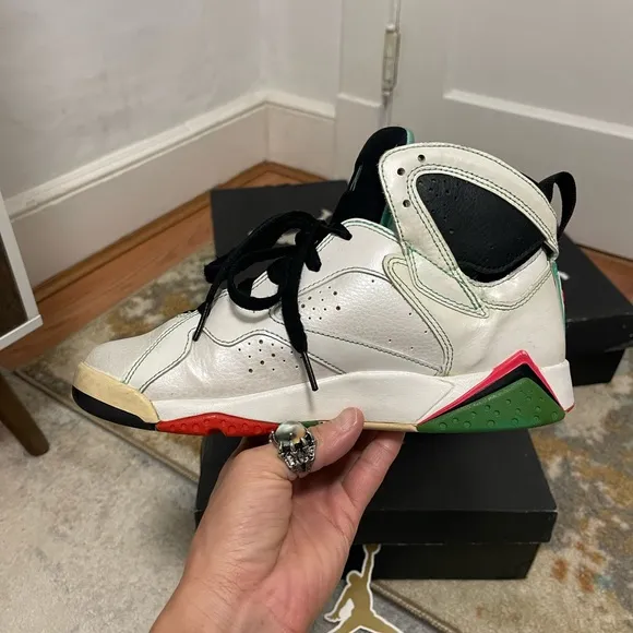 Youth Size 7.5 (Euro Sz 40.5) Jordan 7 Retro GS Sneakers Verde/White/Red/Green
